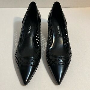 Nine West Quanessa Black Leather Pointy Toe Pumps Size 5M